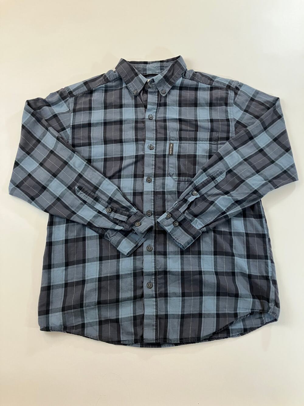 Columbia Men’s Medium Blue Black Plaid 100% Cotton Long Sleeve Button Shirt